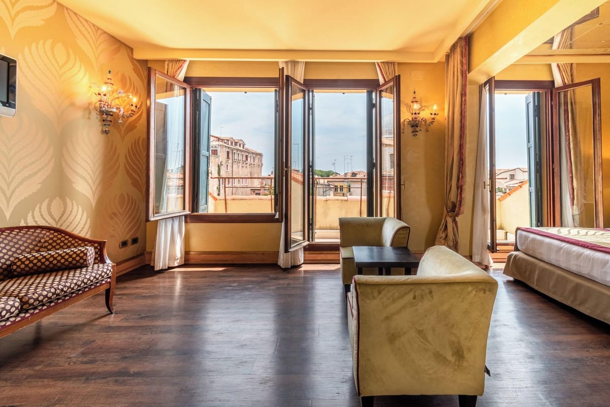 Hotel Amadeus — 3