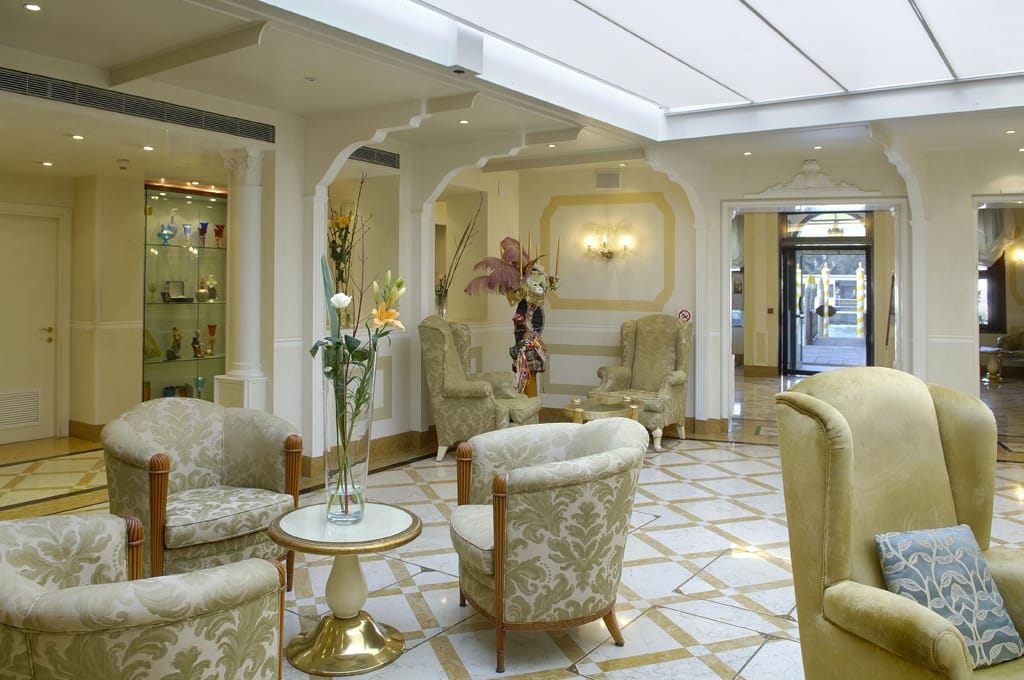 Hotel Carlton on the Grand Canal — 1