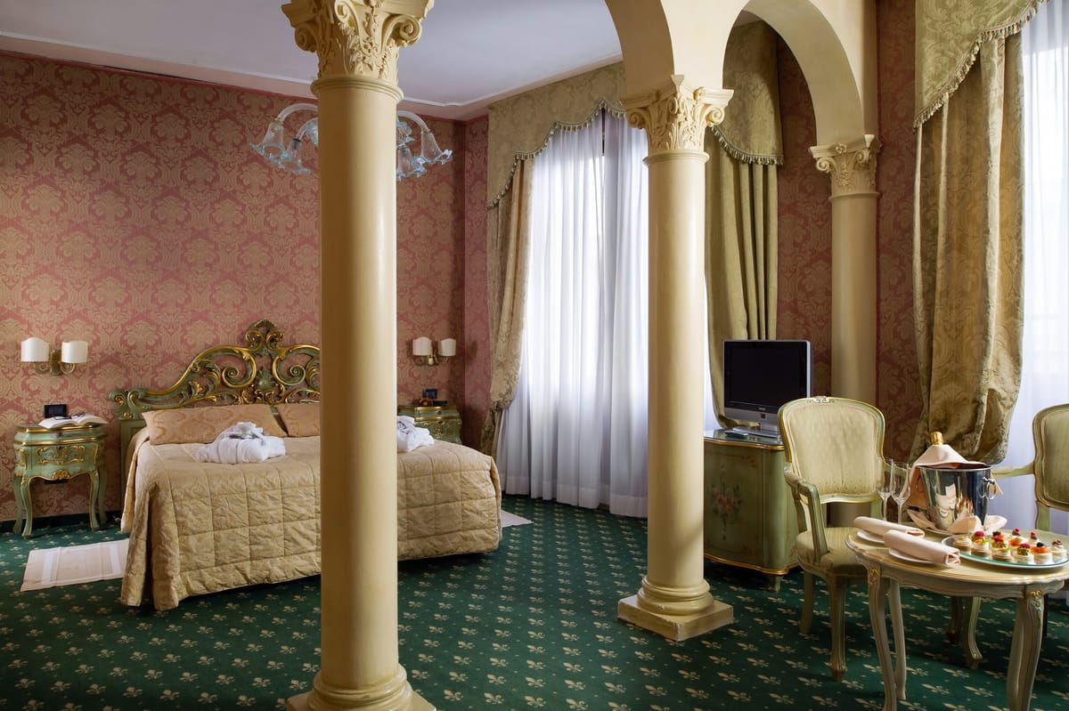 Hotel Carlton on the Grand Canal — 4
