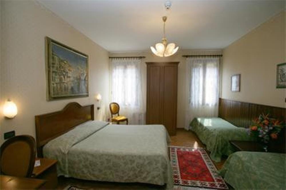 Hotel Florida — 5