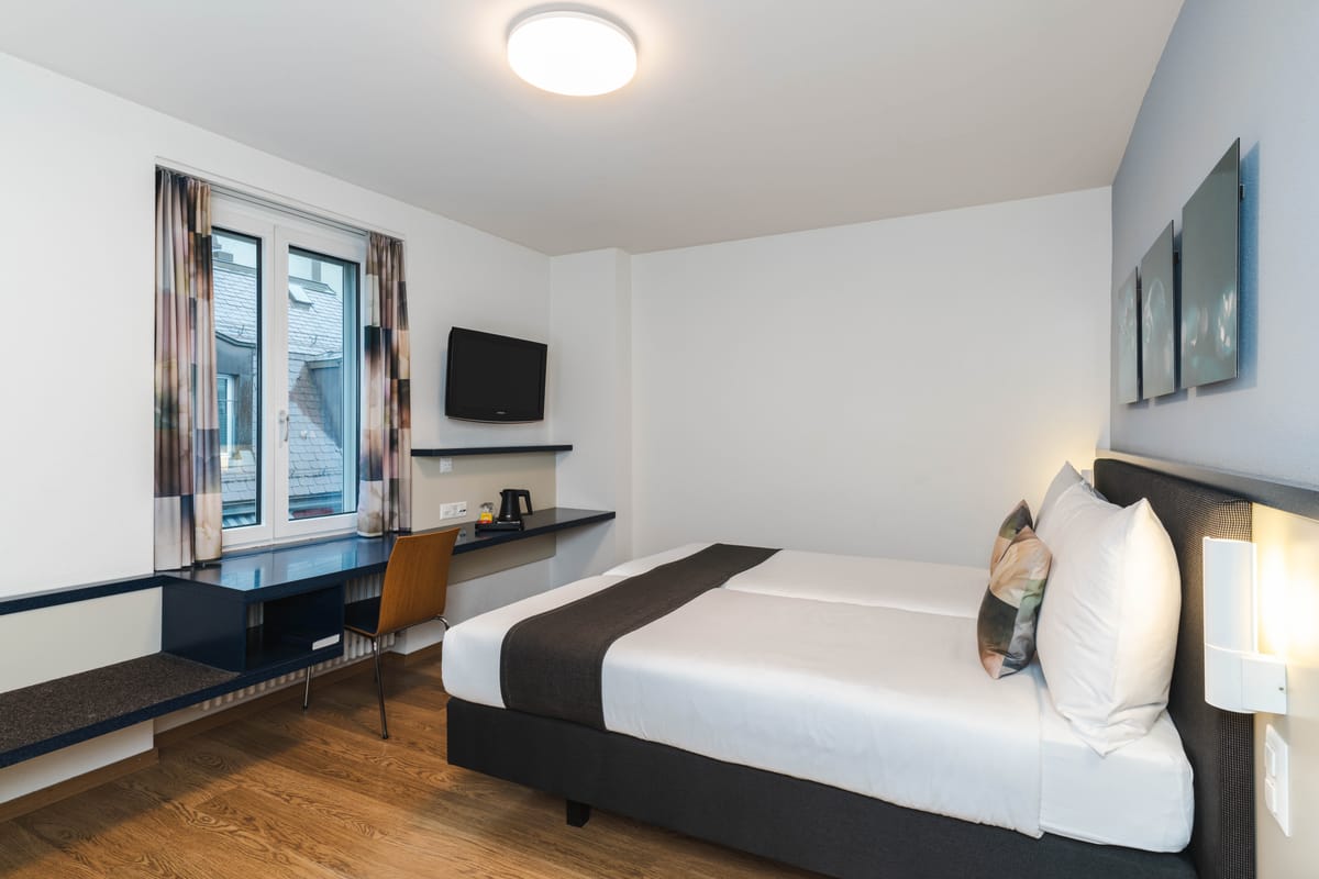 Hotel Bristol — 2