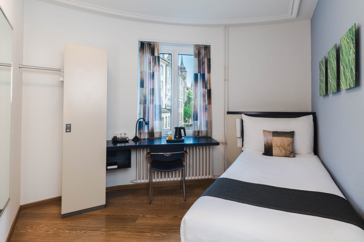 Hotel Bristol — 3