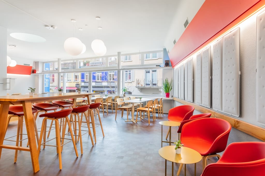 Hotel Marta - 1950’s architecture in Zurich’s vibrant old town, near main station — 2
